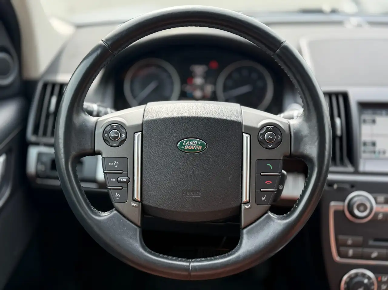 Land Rover LR2 снимка Land Rover LR2