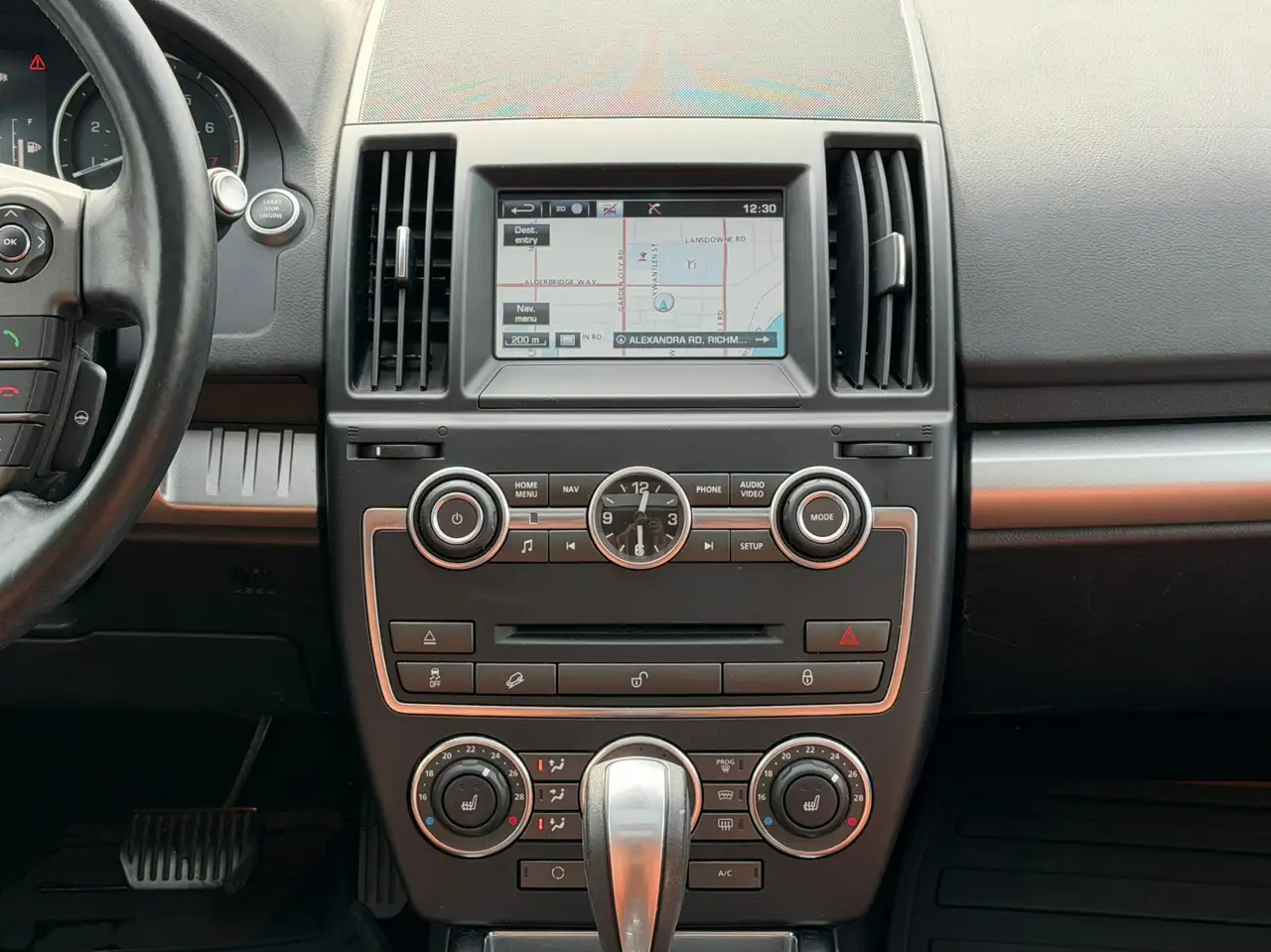 Land Rover LR2 снимка Land Rover LR2