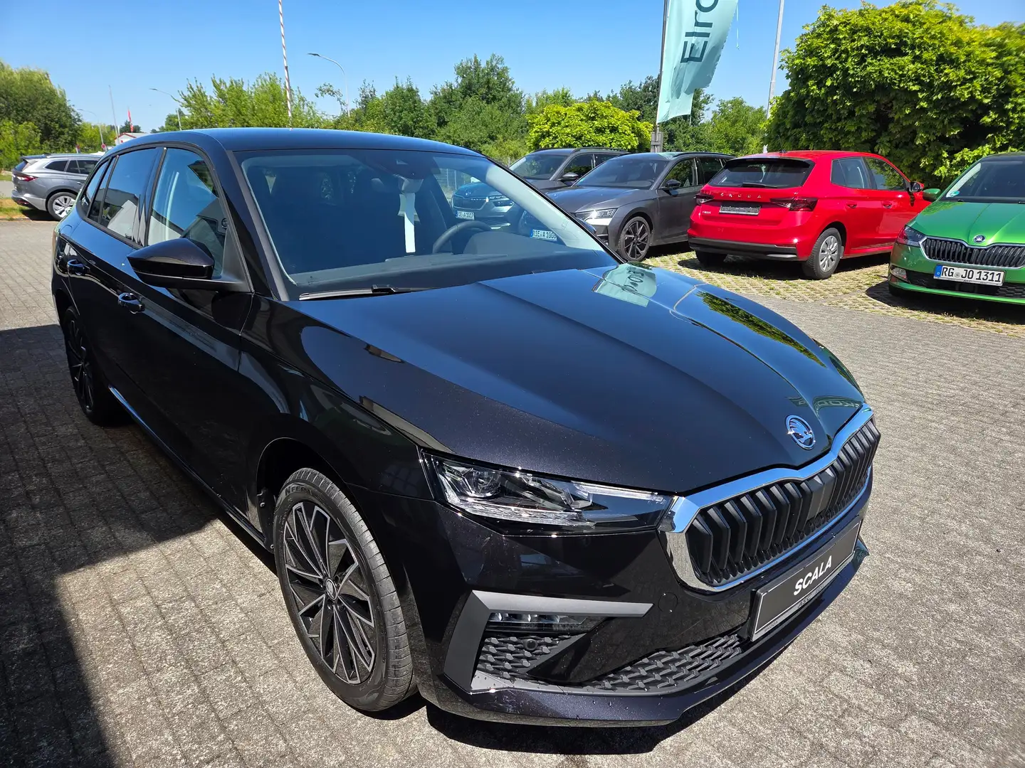 Skoda Scala Tour 1.0 TSI 85 kW DSG/PDC/BFS/Clima/Navi/RFK Schwarz - 1