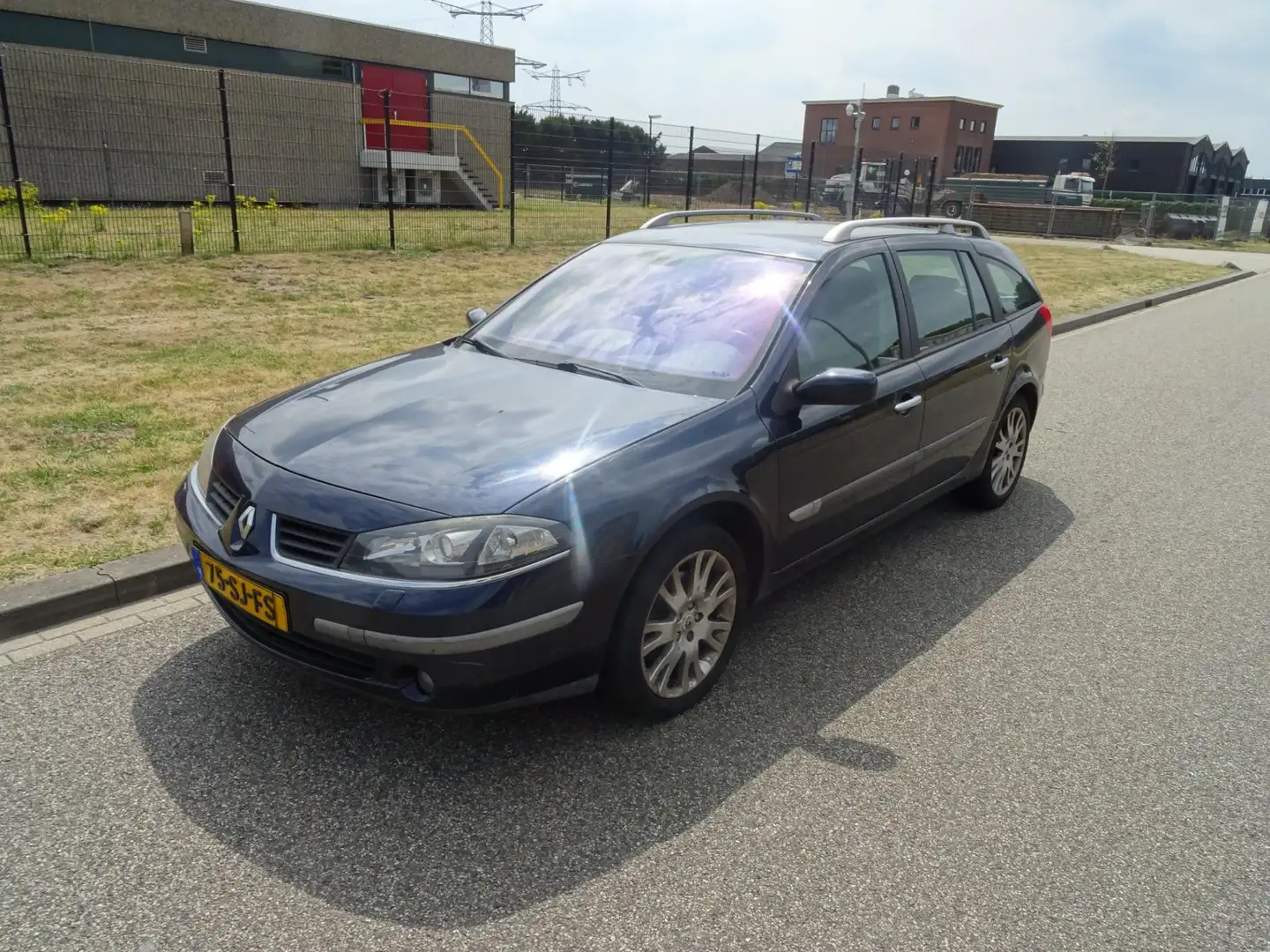 Renault Laguna Grand Tour 2.0-16V Privilège Blauw - 1