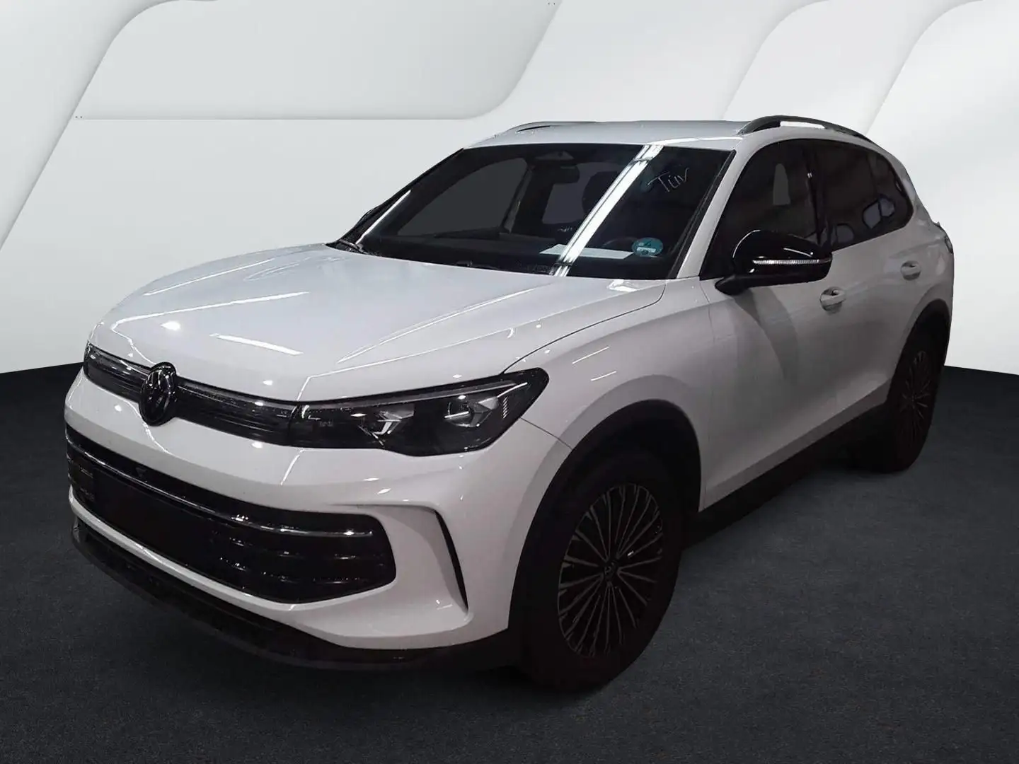 Volkswagen Tiguan 1.5 eTSI DSG Goal Navi R-Kam AHK IQ-Light Weiß - 2