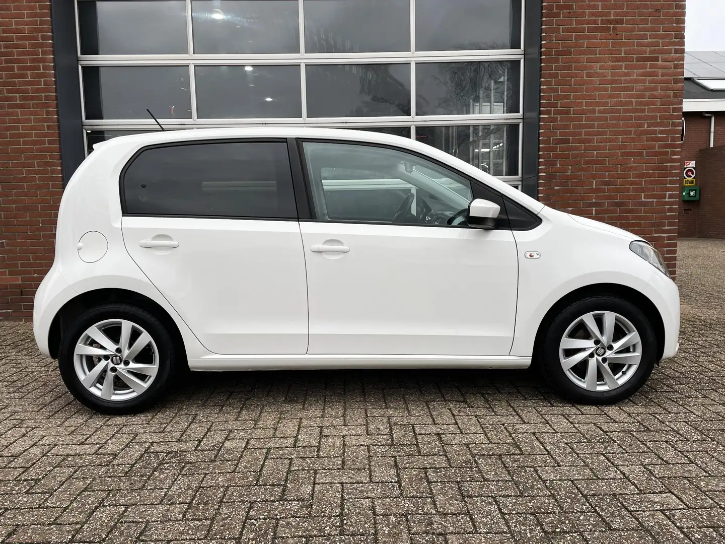 SEAT Mii 1.0 Sport Connect Pano / Cruise Control / Seat Sou Weiß - 2