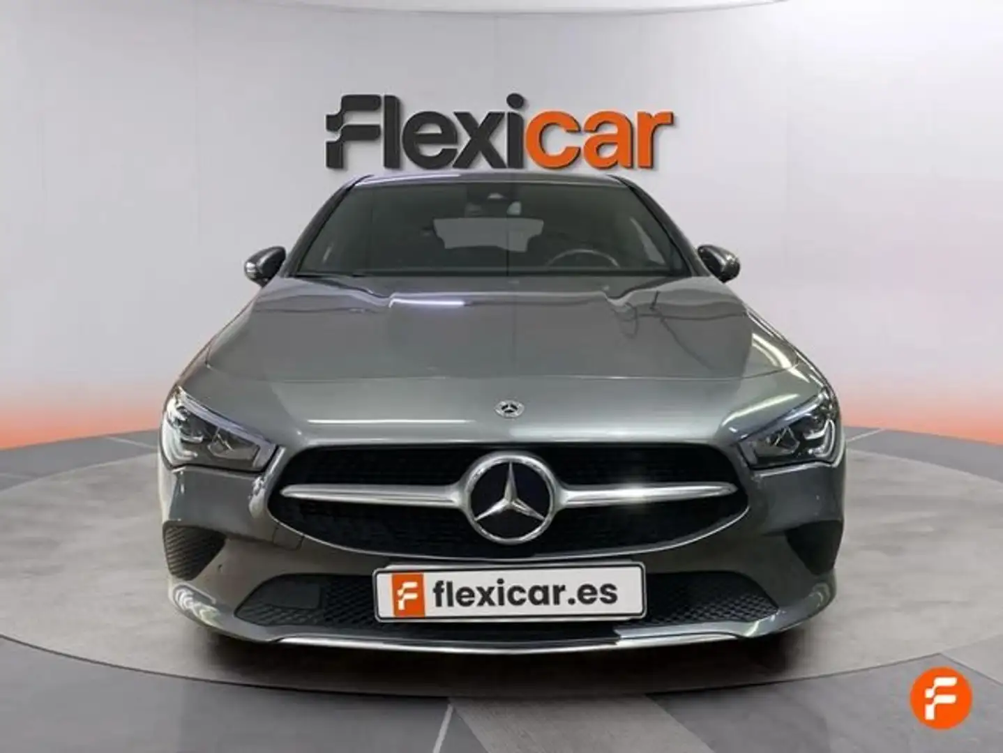 Mercedes-Benz CLA 180 D DCT Shooting Brake - 5P (2021) Gris - 2