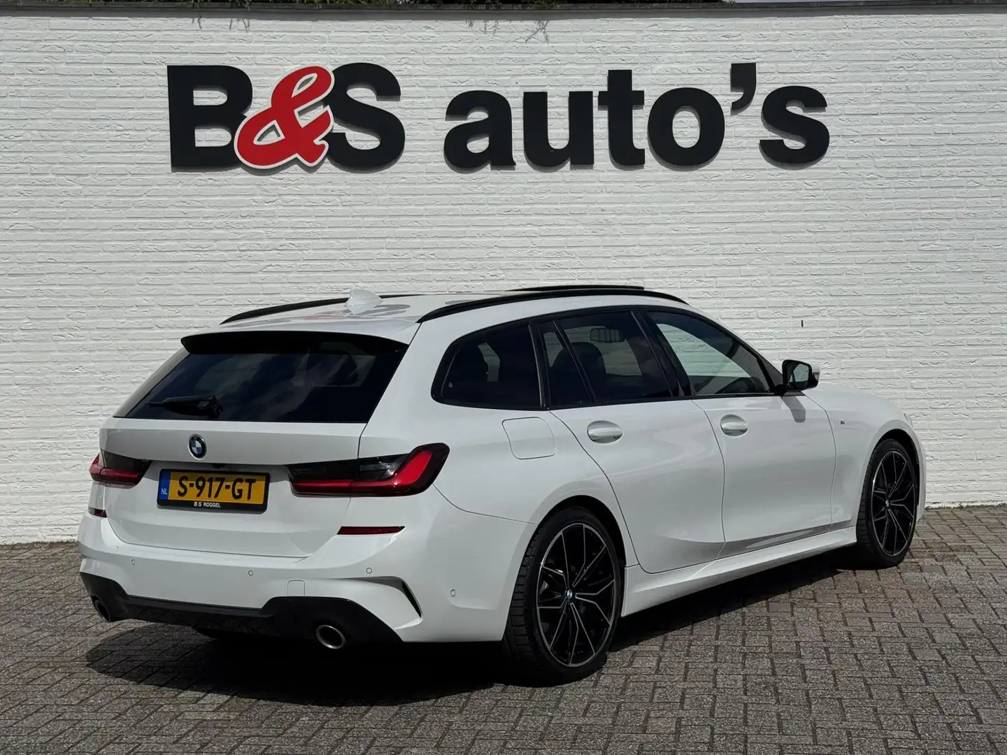 BMW 320 3-serie Touring 320i High Exec. M-Sport individual Wit - 2