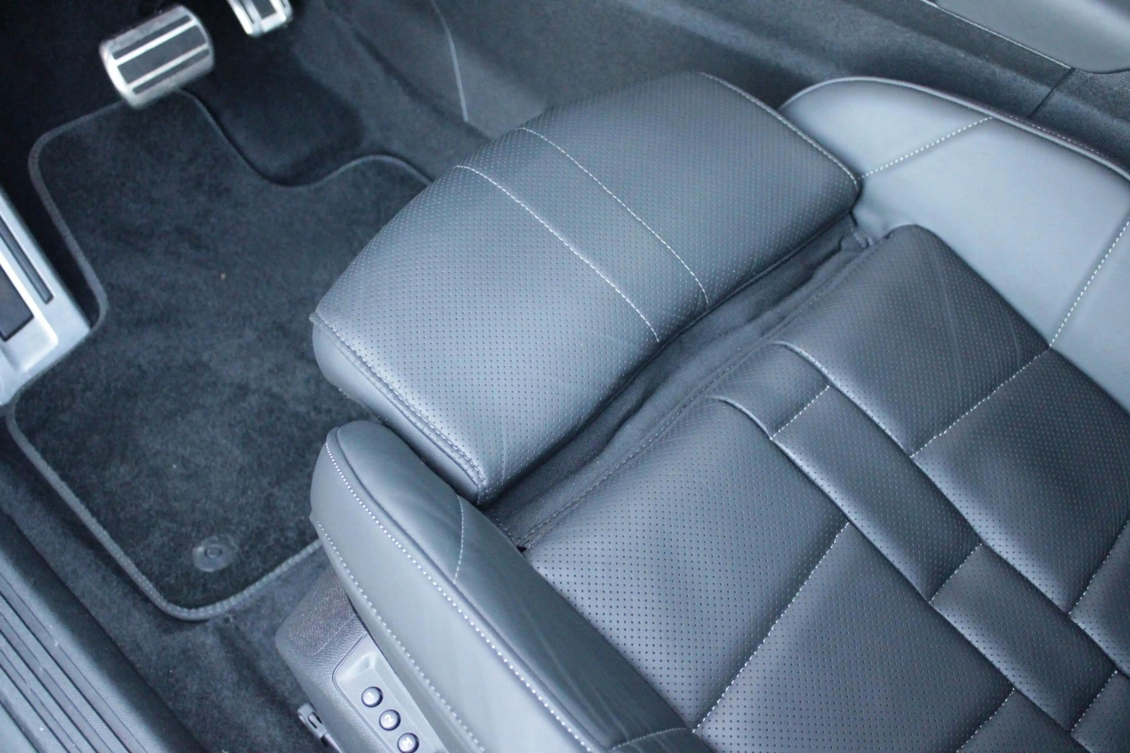 DS Automobiles DS 7 1.6 PHEV 300PK 4x4 ETIOLE | PANORAMA SCHUIF/KANTEL — photo 18