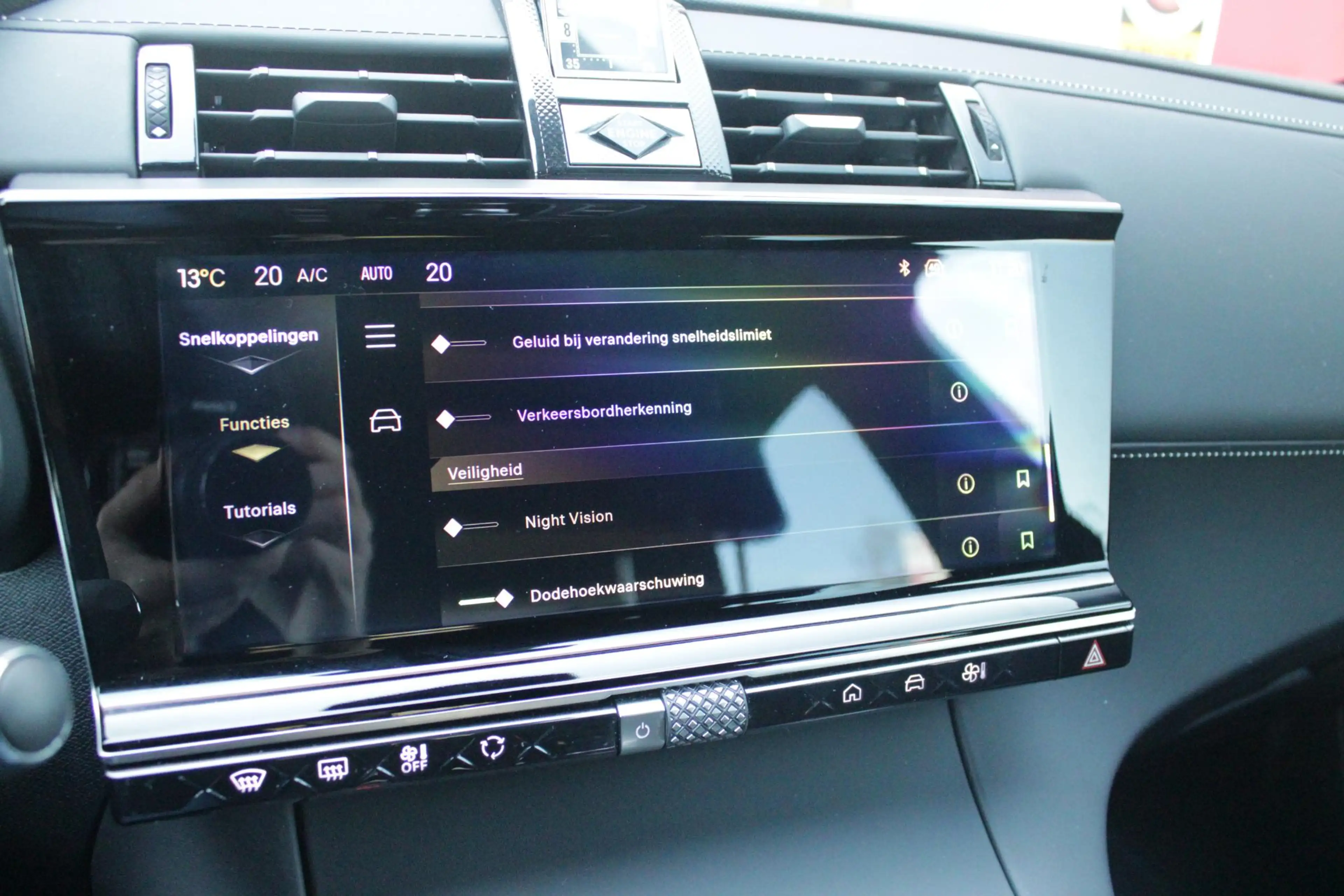 DS Automobiles DS 7 1.6 PHEV 300PK 4x4 ETIOLE | PANORAMA SCHUIF/KANTEL — photo 45
