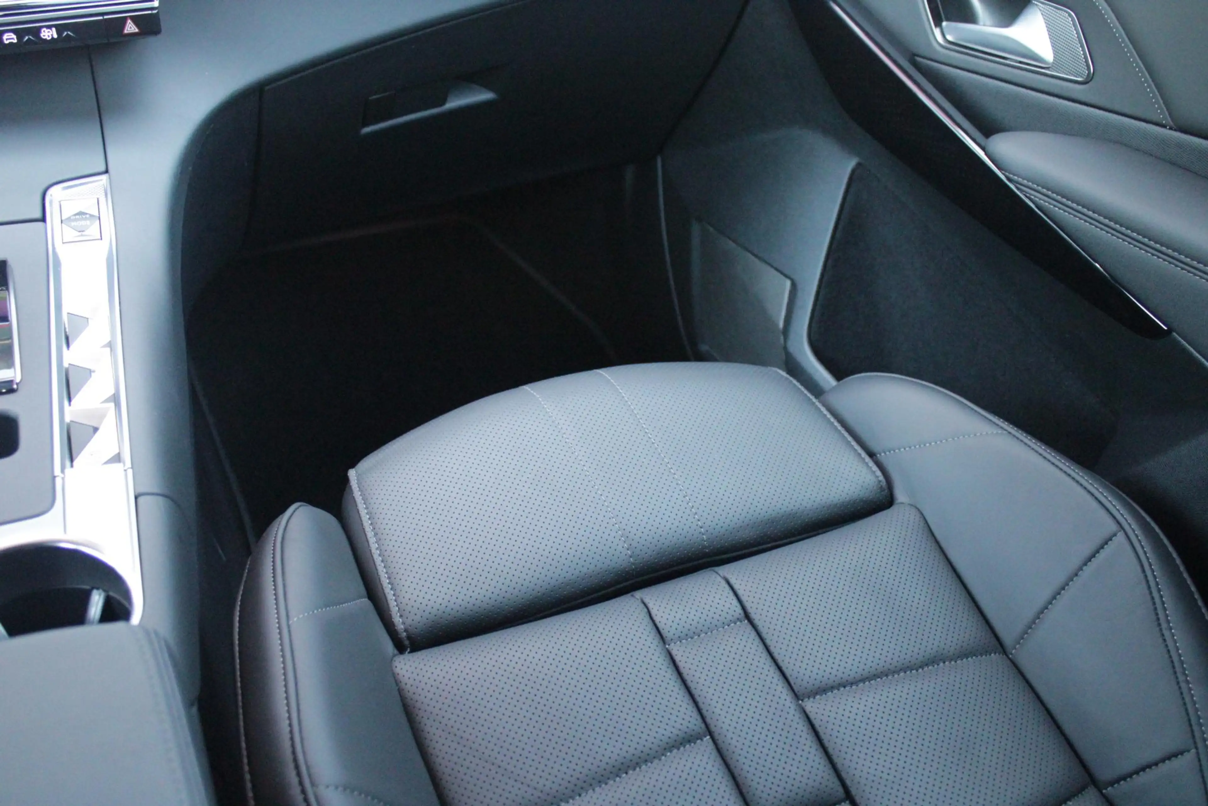 DS Automobiles DS 7 1.6 PHEV 300PK 4x4 ETIOLE | PANORAMA SCHUIF/KANTEL — photo 21