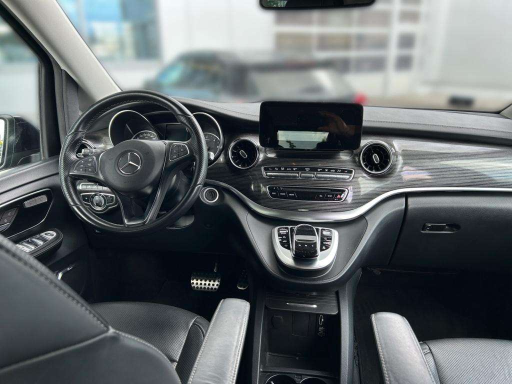 Mercedes-Benz V 250