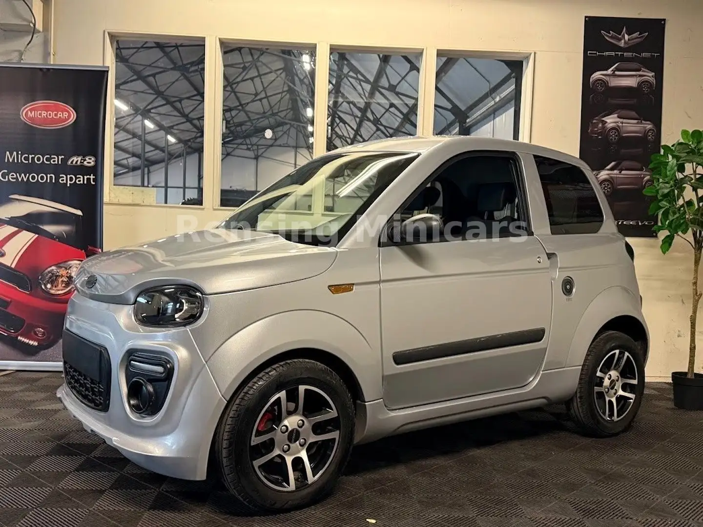 Microcar M.Go DCI  8 PS 2500 KM !! Mopedauto Minicar 45KM Silber - 1