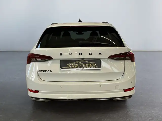 Skoda Octavia view 5