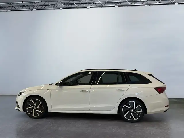Skoda Octavia view 3