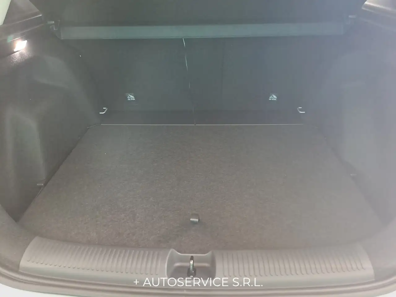 MG ZS 1.5 Hybrid+ Luxury 6