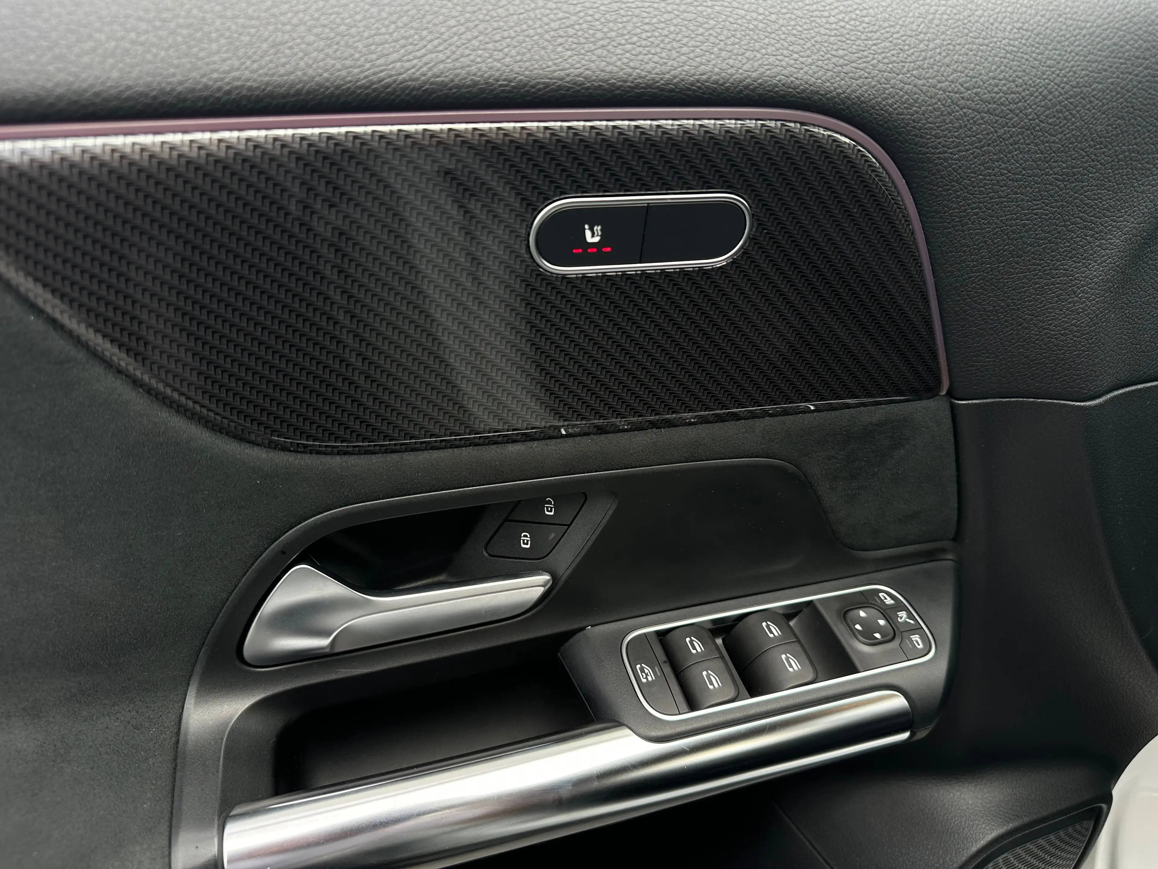 Mercedes-Benz GLA 180 2.0*PACK AMG*AMBIENT LIGHT*SIEG CHAUFF*CAM*GARANTIE — photo 15