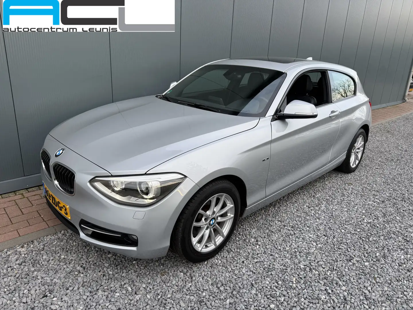 BMW 114 1-serie 114i Executive Business+ 3-drs Gris - 1