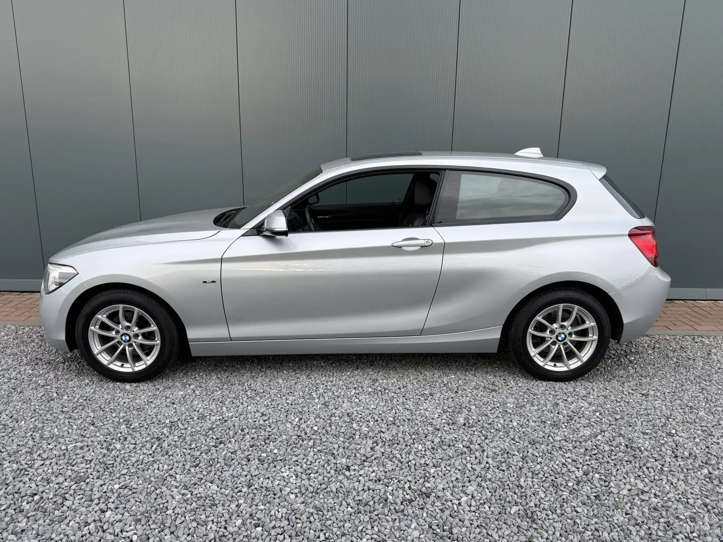 BMW 114 1-serie 114i Executive Business+ 3-drs Gris - 2