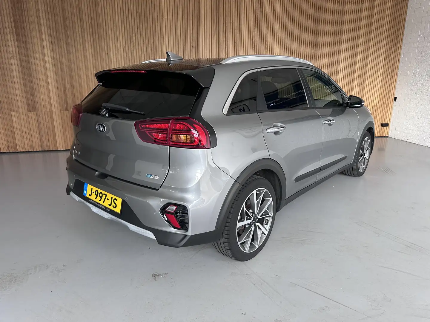 Kia Niro 1.6 GDi Hybrid DynamicPlusLine Stoelverwarming | C Grijs - 2