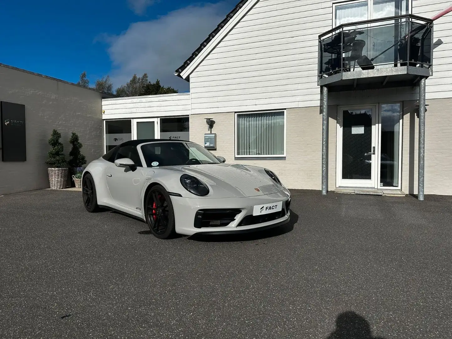 Porsche 992 Targa 4 GTS Grau - 1