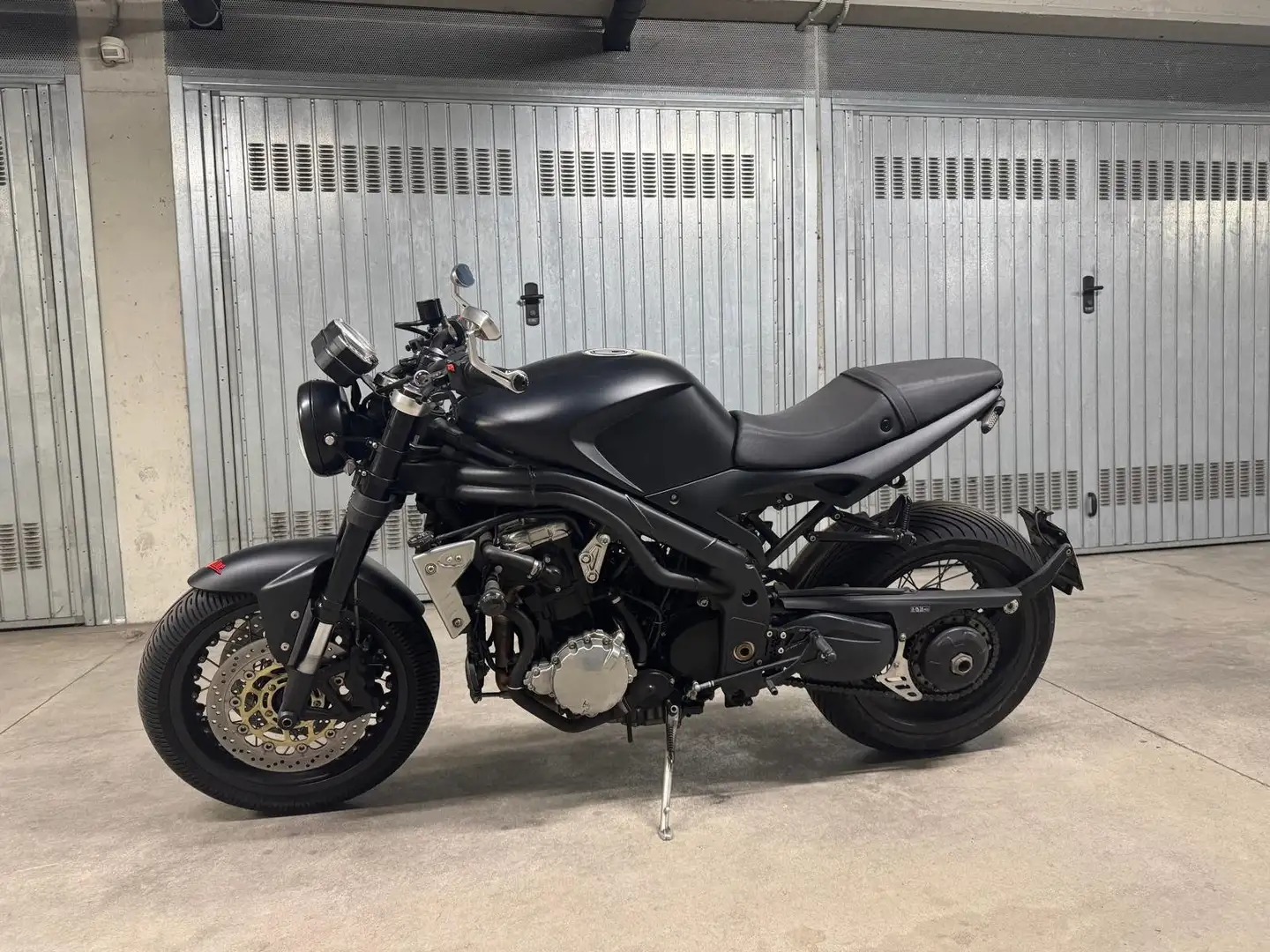 Triumph Speed Triple 1050 Black - 1