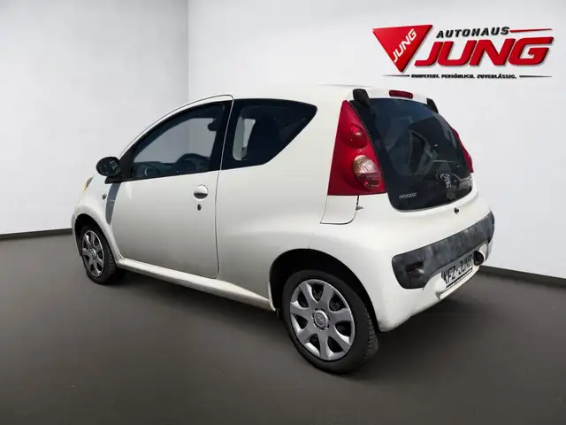 Peugeot 107 view 6