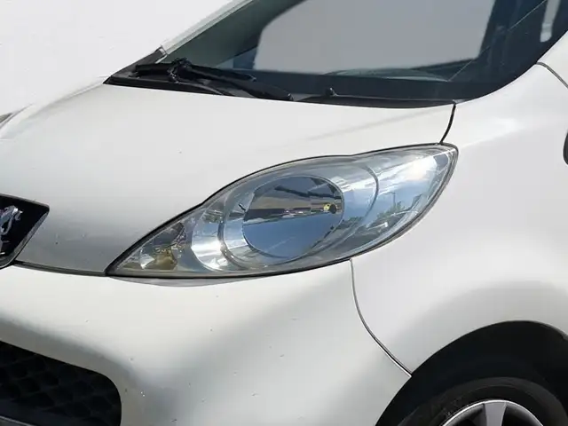 Peugeot 107 view 2