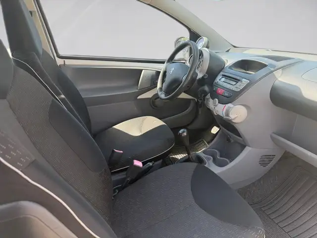 Peugeot 107 view 15