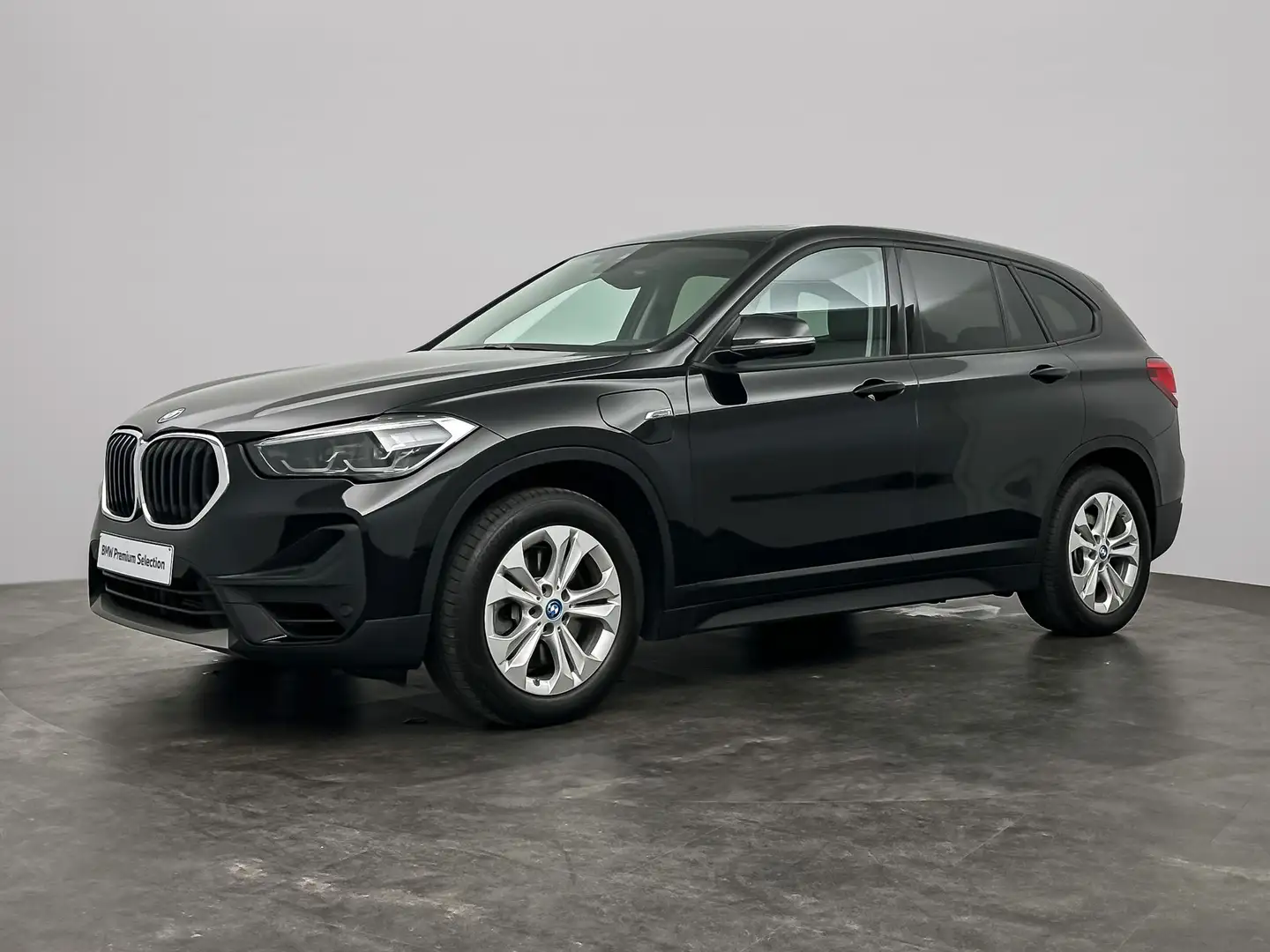 BMW X1 xDrive25e | Trekhaak | Panoramadak | Stoelverwarmi Noir - 1