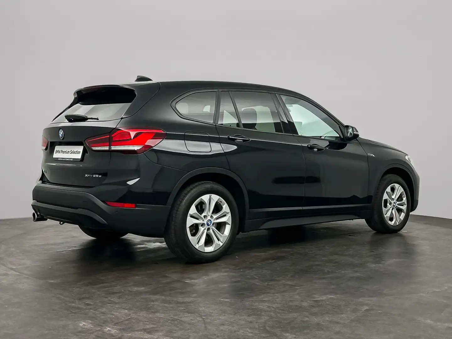 BMW X1 xDrive25e | Trekhaak | Panoramadak | Stoelverwarmi Noir - 2