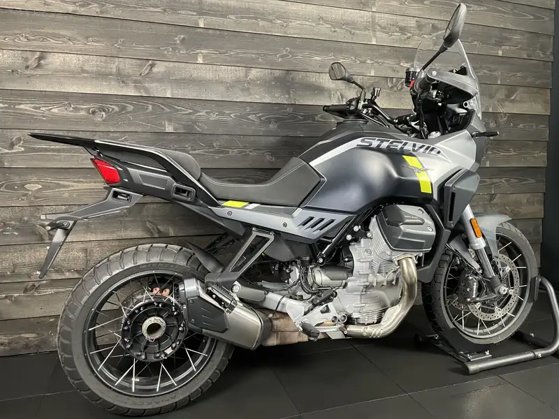 Moto Guzzi V 100 - foto 2