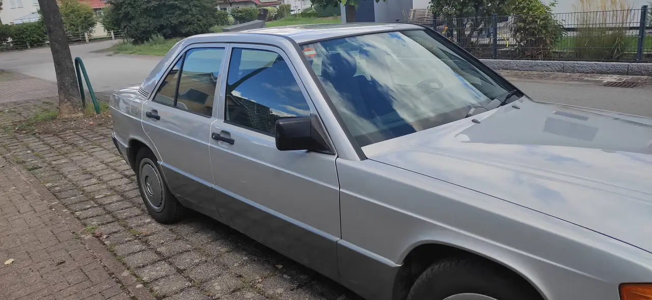 Mercedes-Benz 190, foto 11