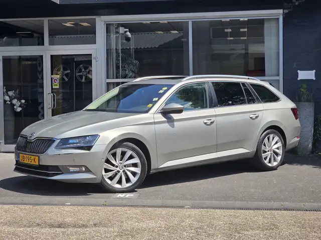 Skoda Superb Combi 2.0 TDI Style Business EXPORT / PANO / FULL-