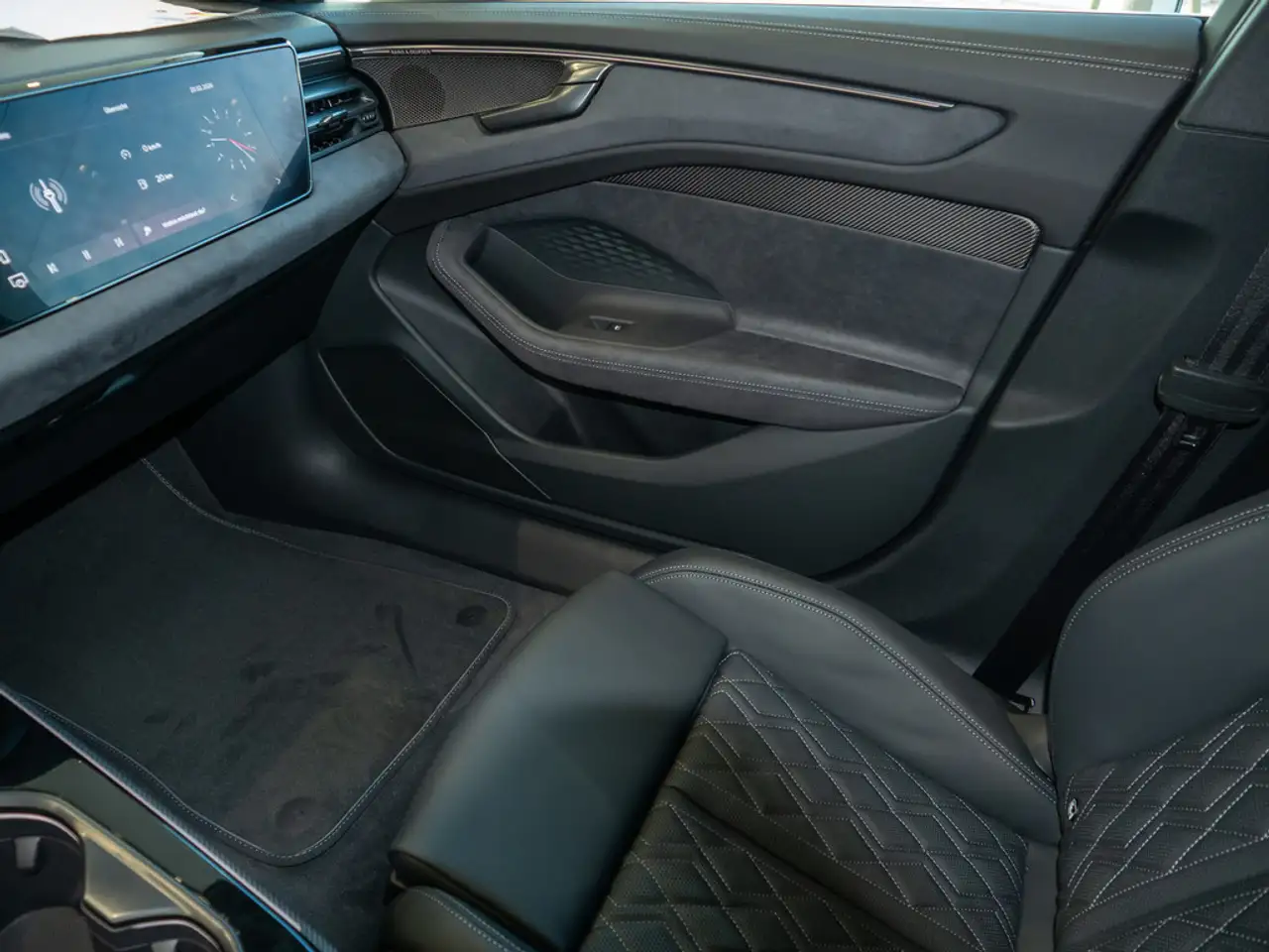 Audi A6 Limousine TDI quattro PANO B&O AHK STANDHZ 15