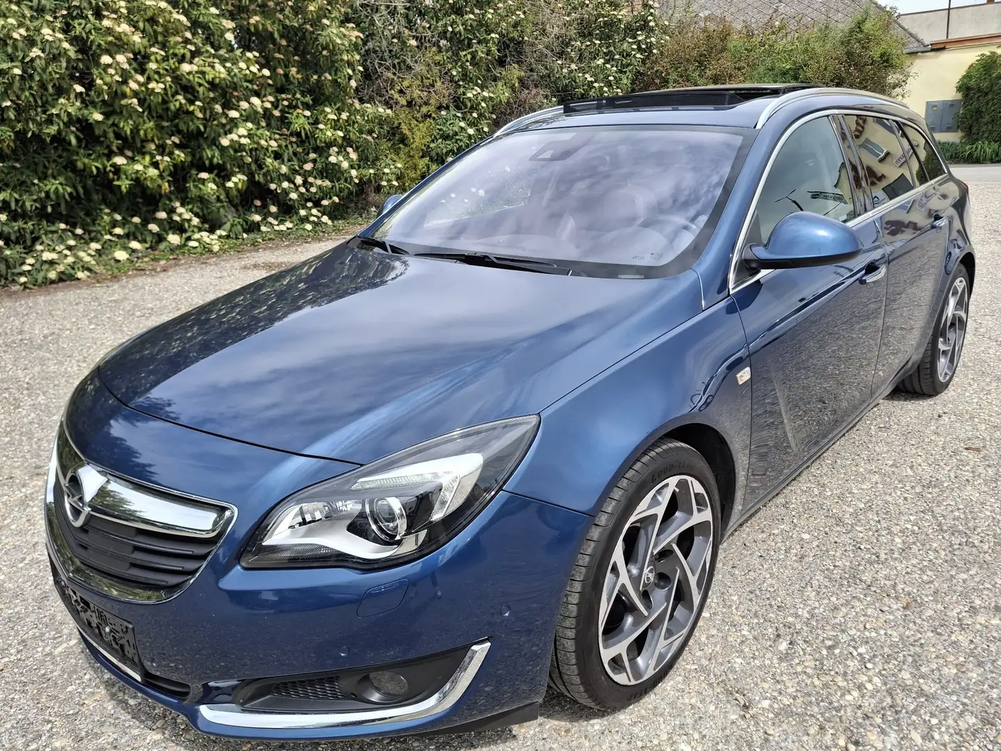 Opel Insignia Sports Tourer/Kamera/19"/LEDER/ACC/Sport/1-Besitz Blau - 1