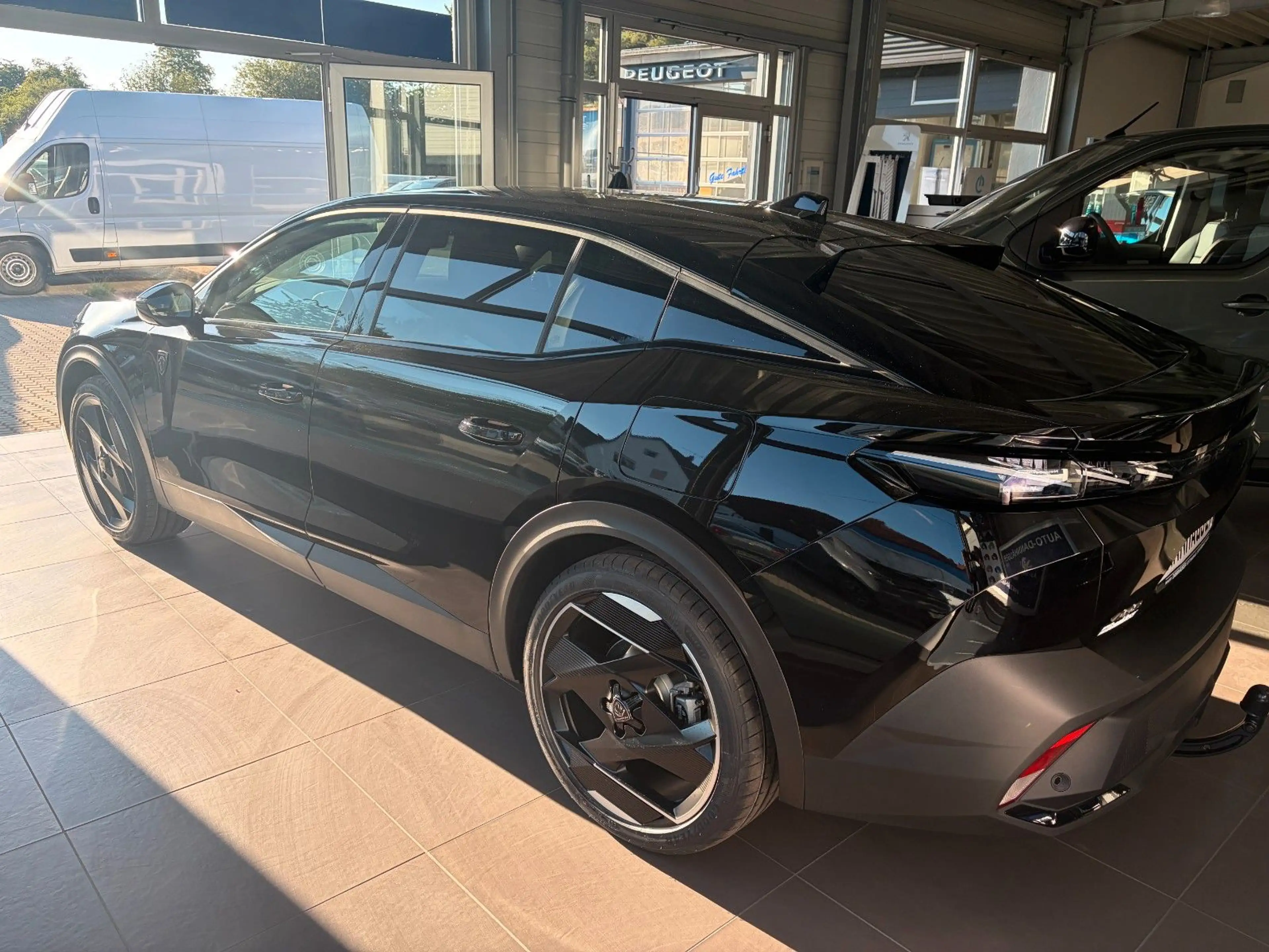 Peugeot 408 Plug-In Hybrid 240 GT Exclusive *Gewerbe* — photo 4