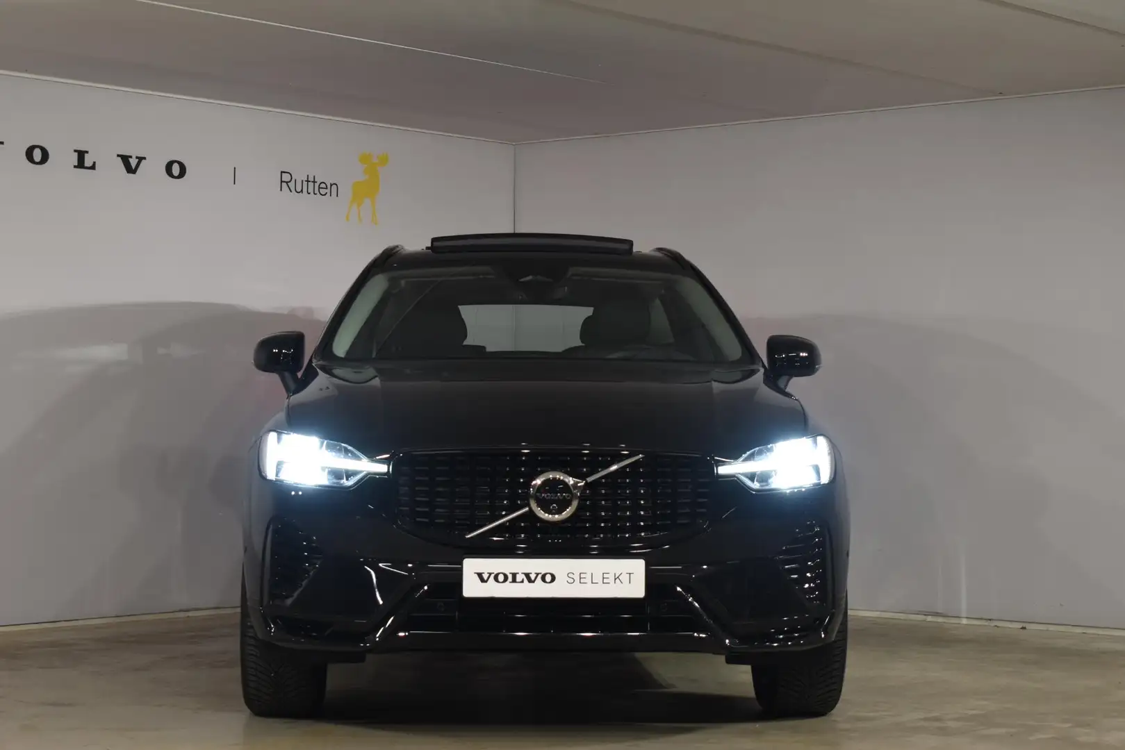 Volvo XC60 T6 350PK Automaat Plug-in Hybrid AWD Plus Dark Noir - 2