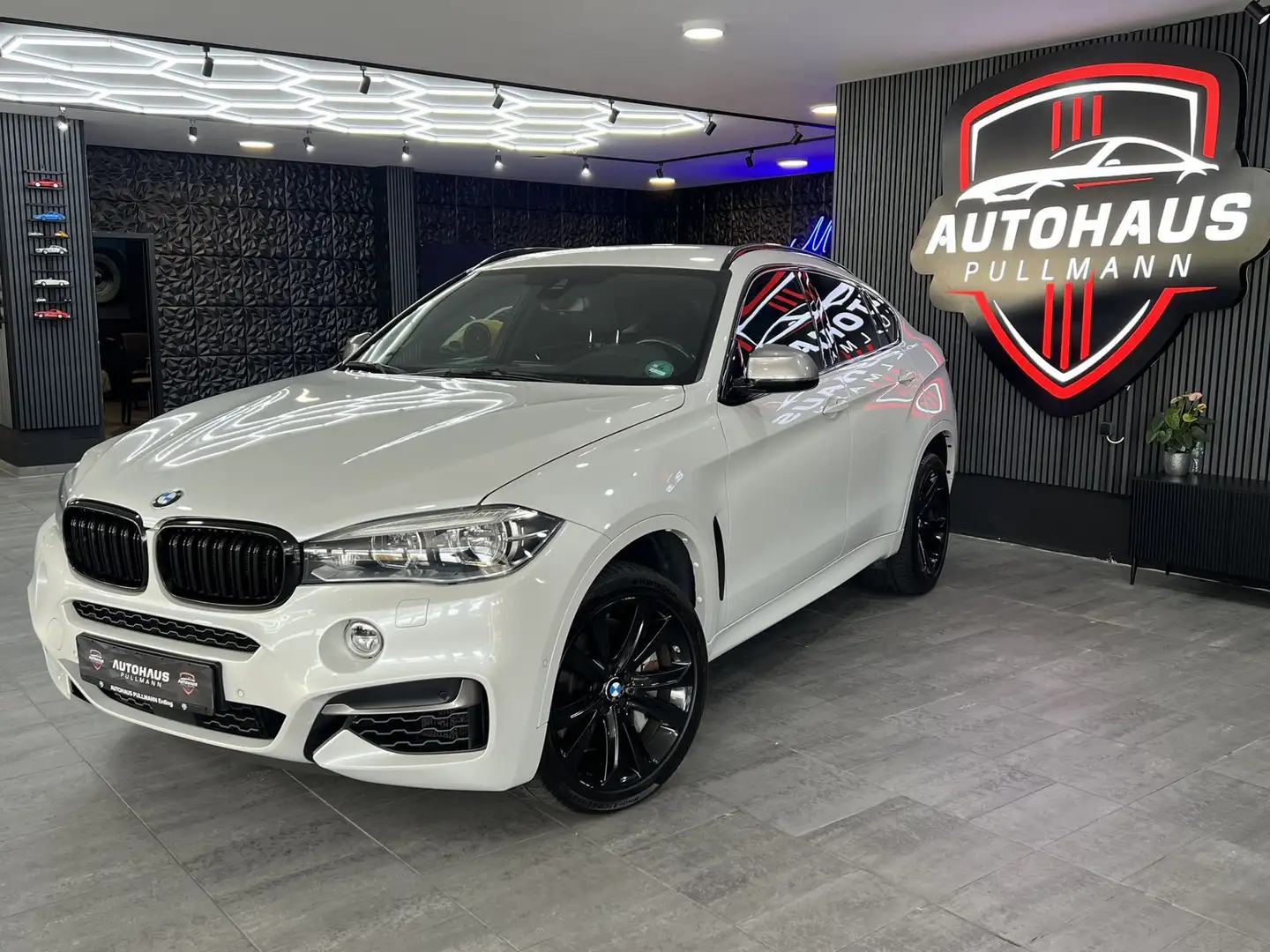 BMW X6 M D +NAVI+DIGITALTACHO+SPURHALTEASS.+CARPLA Bílá - 1