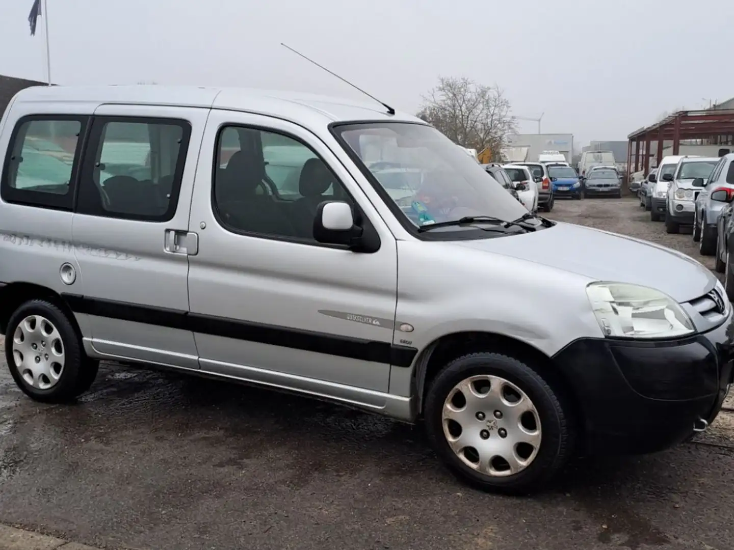 Peugeot Partner 1.6 hdi Quicksilver Gris - 2