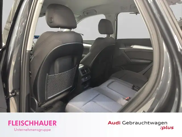 Audi Q5 view 13