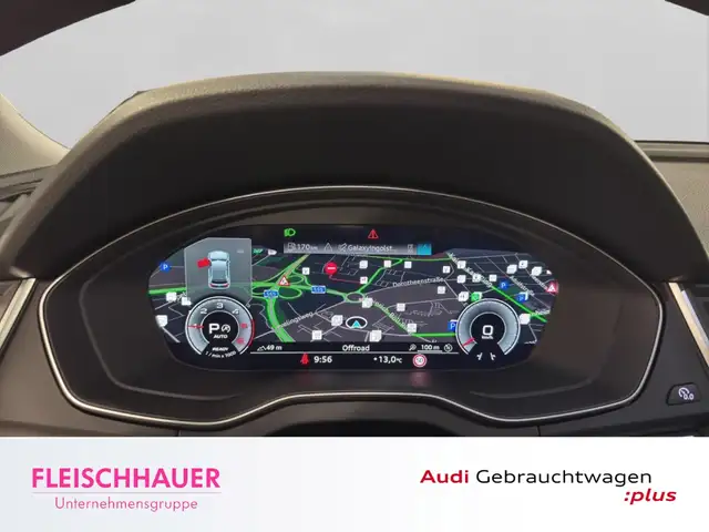 Audi Q5 view 11