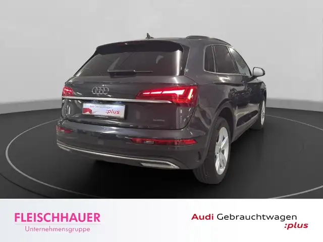 Audi Q5 view 6