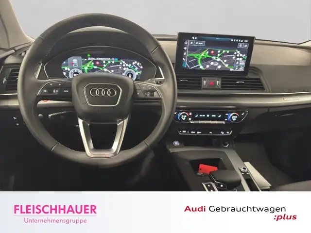 Audi Q5 view 14