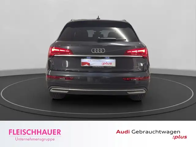 Audi Q5 view 5