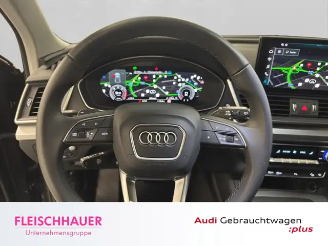 Audi Q5 view 10