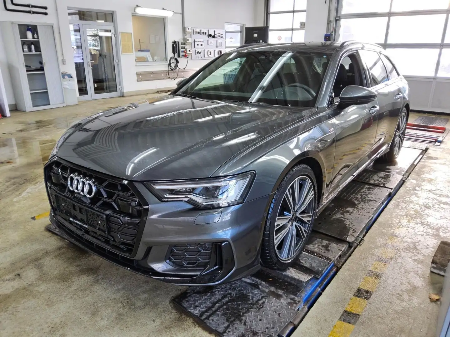 Audi A6 40 TDI quattro S line*Matrix LED*AHK* Grau - 2