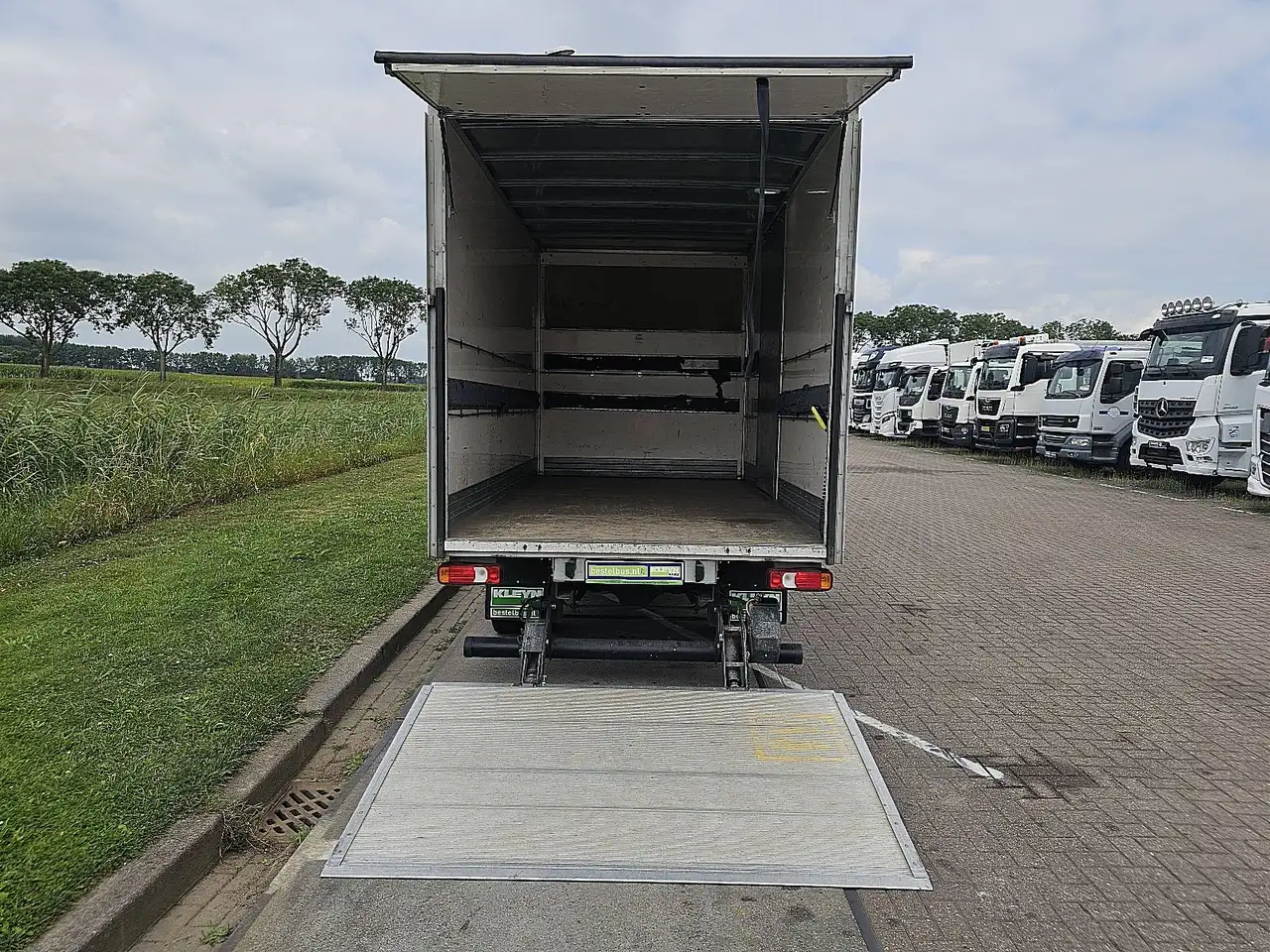 Iveco Daily 2022 — фото 11