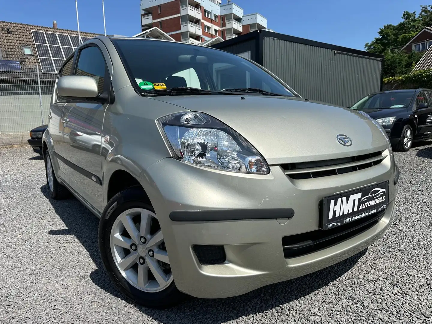 Daihatsu Sirion 1.3l *Wenig Kilometer* TÜV/ASU NEU* Жовтий - 1