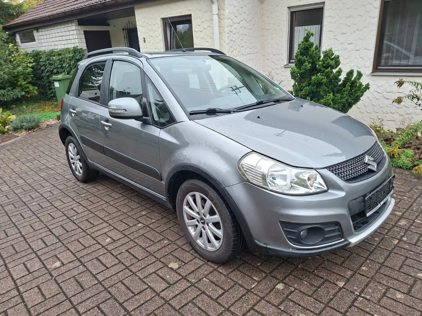 Suzuki SX4 1.6 VVT 2WD Style Šedá - 1
