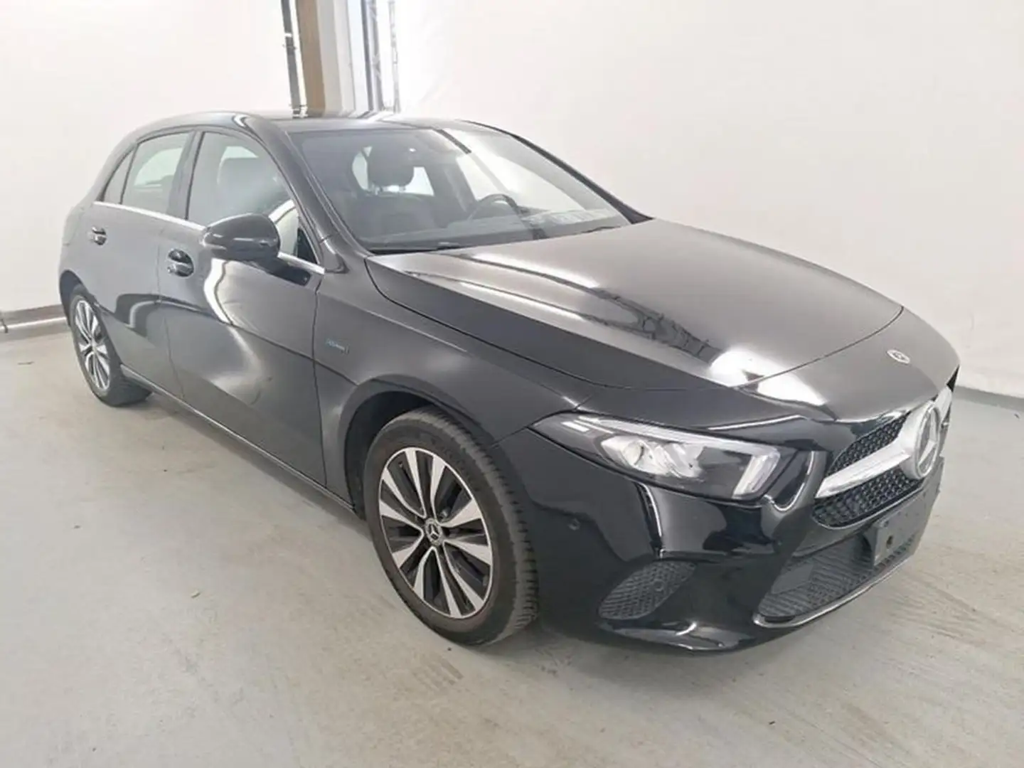 Mercedes-Benz 250e Business Solution MG 8G-DCT + fneembare trekh Zwart - 2