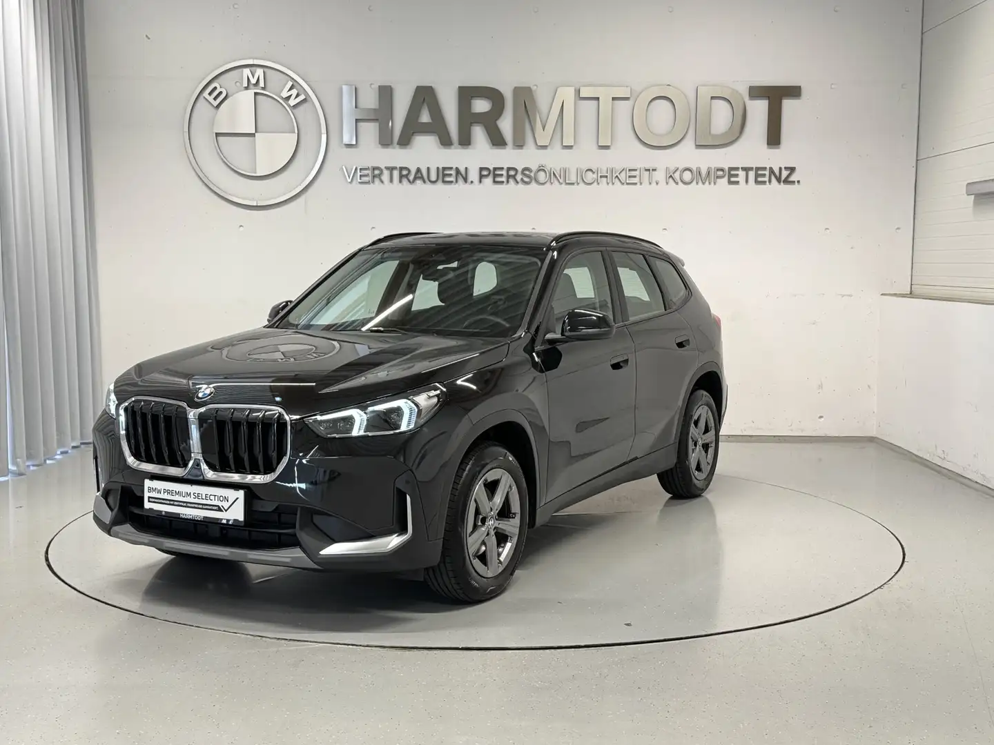BMW X1 sDrive18i Schwarz - 1
