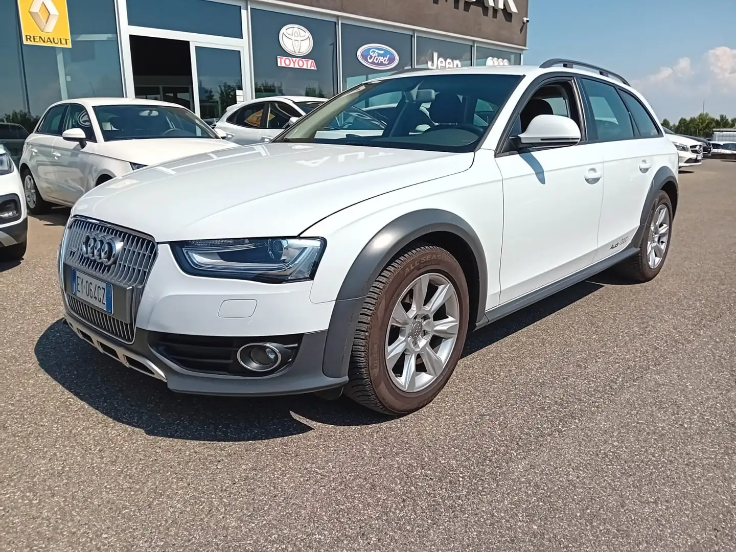 Audi A4 allroad 2.0 tdi Advanced 177cv Bianco - 2