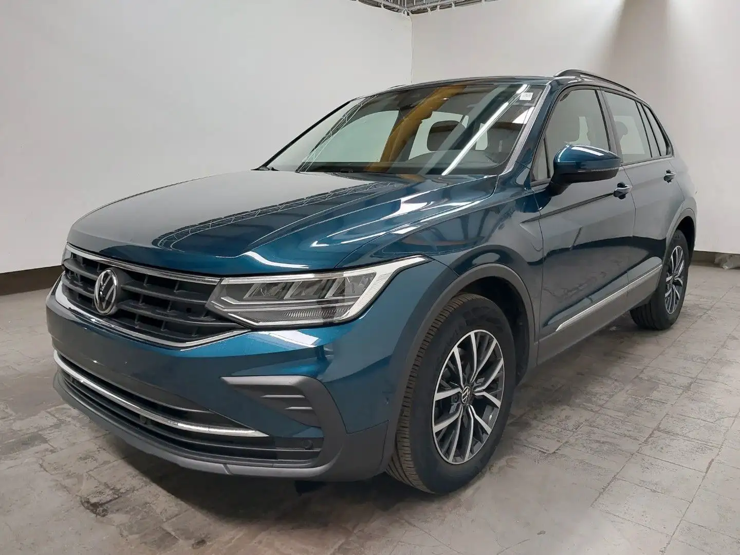 Volkswagen Tiguan 2.0 TDI Life/Kamera/Virtual/Navi/AHK/ACC Blau - 1
